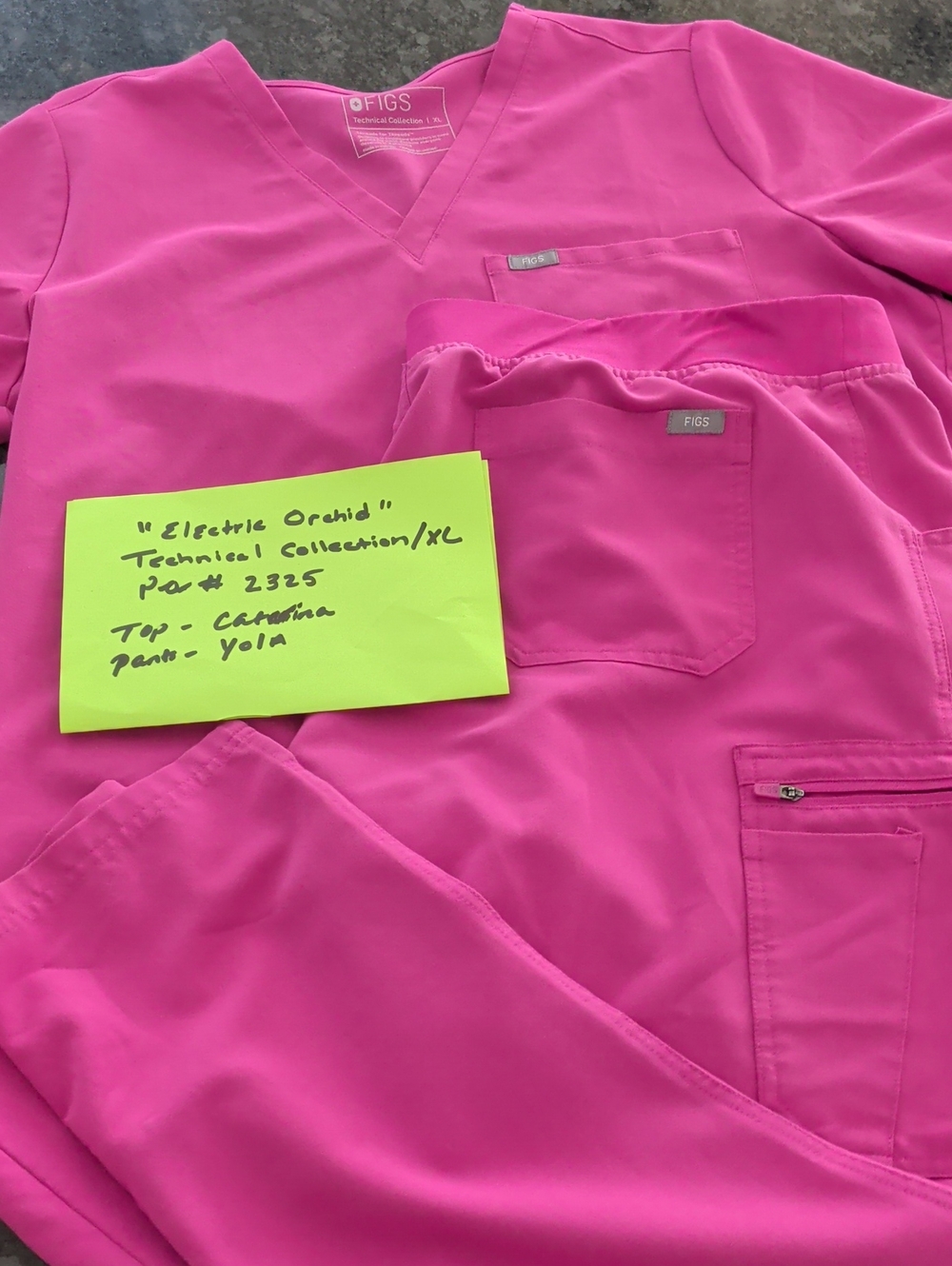 FIGS Pink Scrub Set XL